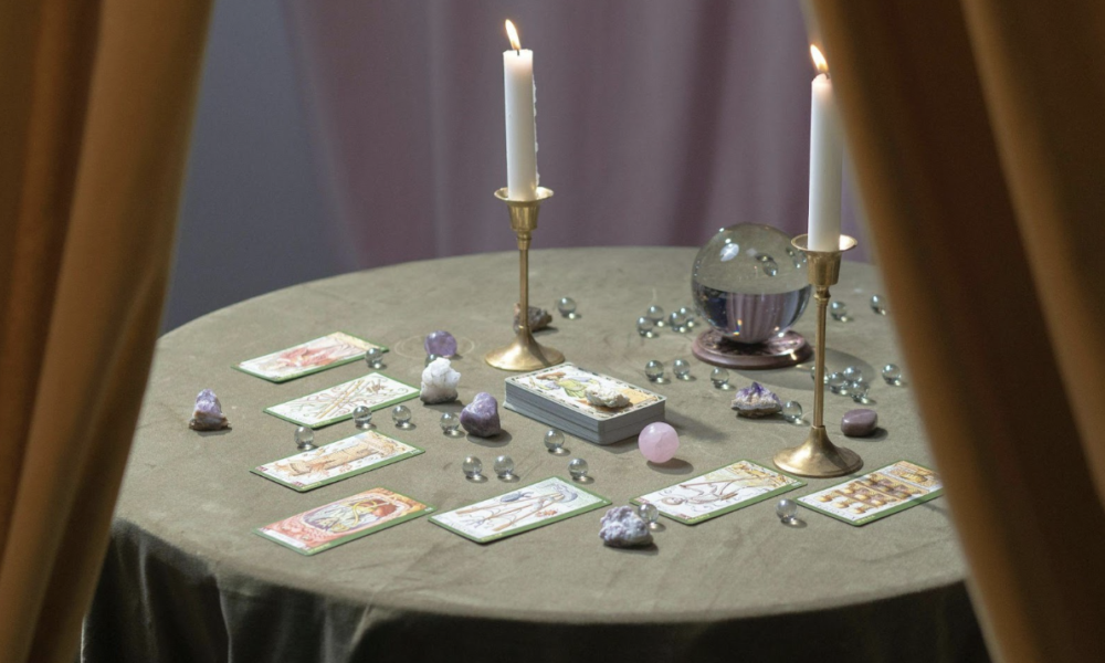 The Advantages of Selecting an On-line Psychic Studying – Hollywood Life